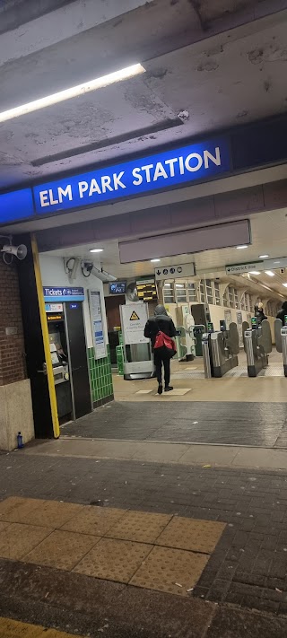 Elm Park Minicabs (Right Next to Station)