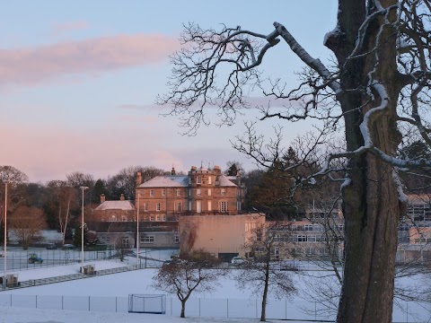 The Mary Erskine School