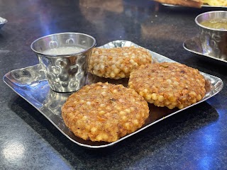 Shree Krishna Vada Pav