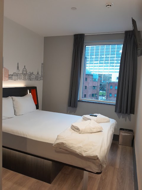 easyHotel Cardiff City Centre