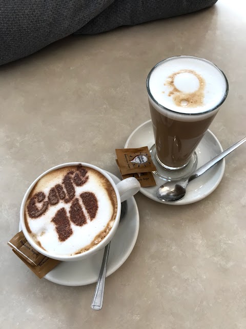 Cafe 10