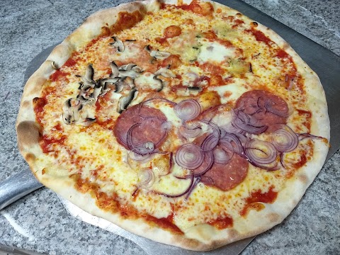 Photo of Italian Corner Cafe & Pizzeria - 1 Gunnersbury Avenue, London W3 9BD, United Kingdom