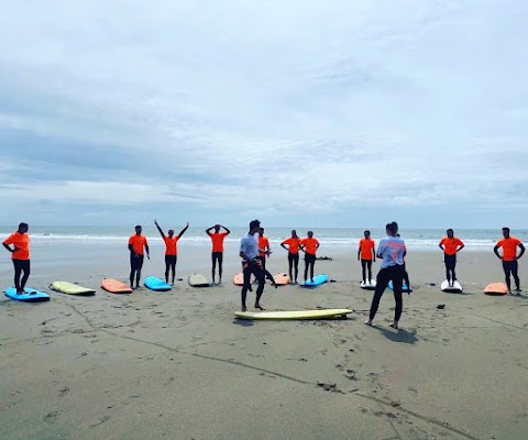 Gower Surfing School - Caswell Bay Beach