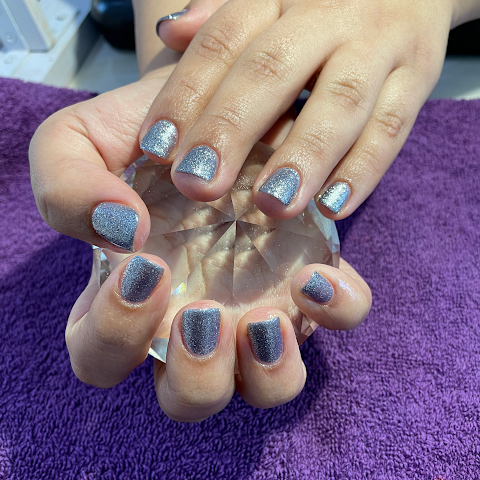 Lux Nails and Beauty
