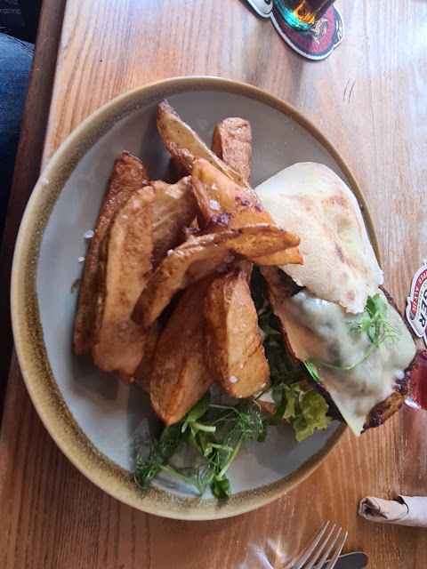 The Gate Hangs Well Public House