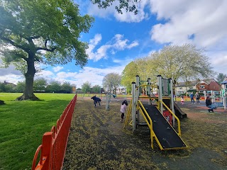Muntz Park Play Area