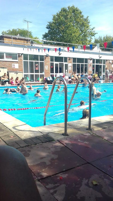 Chesham Open Air Pool