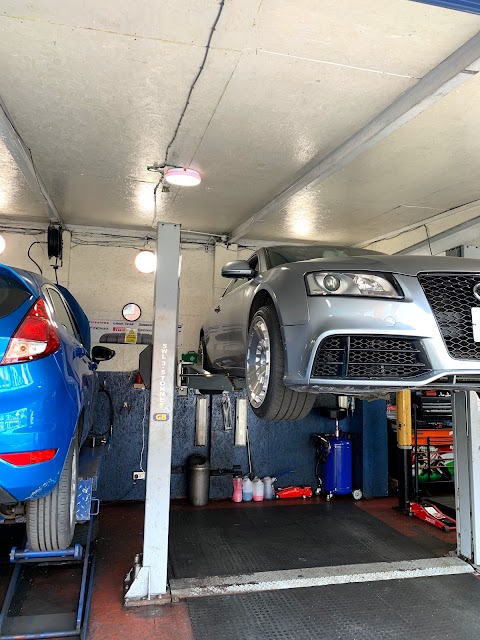 GRAYS TYRES & SERVICING TWICKENHAM