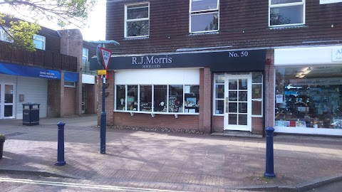 R J Morris Jewellers