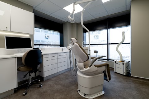 Angle House Specialist Dentistry (Harrow)