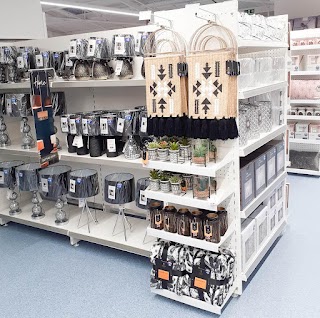 B&M Home Store with Garden Centre