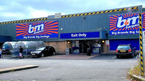 B&M Store