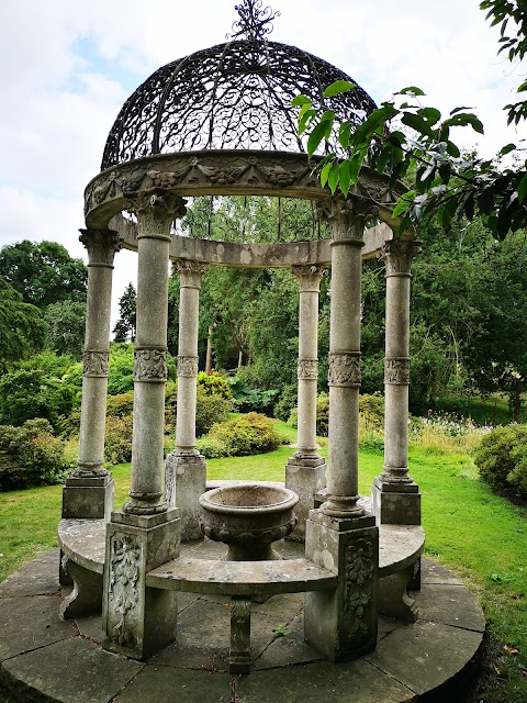 Cholmondeley Castle Gardens