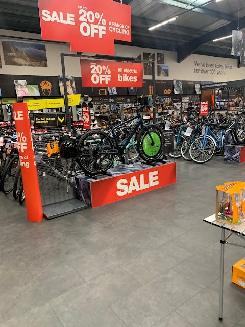 Halfords - Putney Road (Leicester)