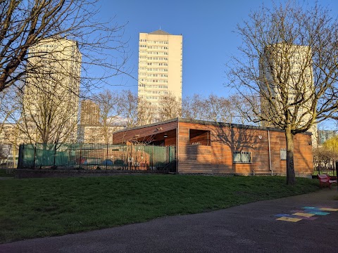 West Hill In The Park Childrens Centre