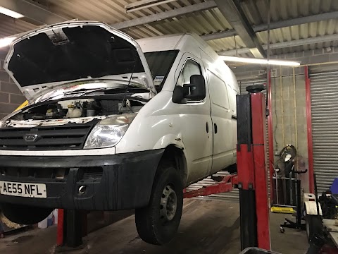 NG4 Car Services Mechanik Nottingham