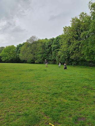 Taylor park, moxon street entrance