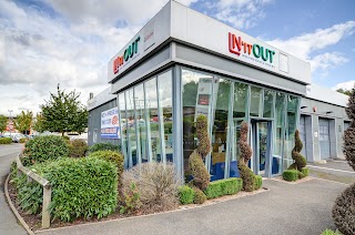 IN’n’OUT Autocentres Northampton Towcester Road