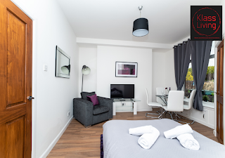 Klass Living Short Stay Accommodation Bellshill - Cosy Apartment