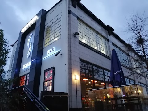 Showroom Cinema