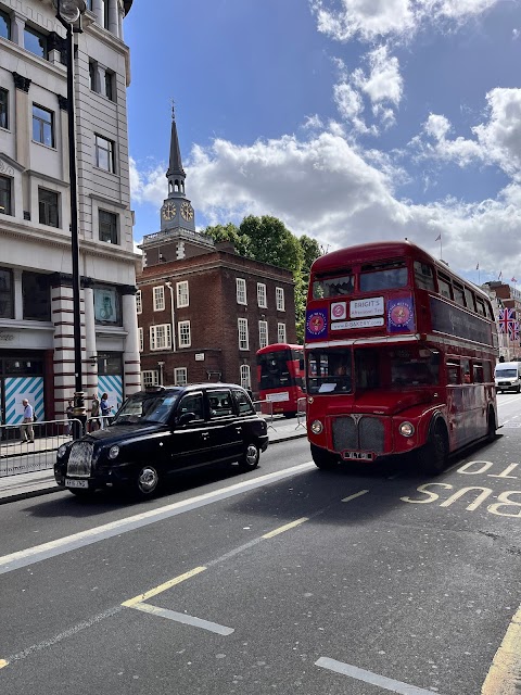 Piccadilly Circus (Stop S)