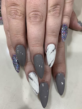 Hollywood Nails