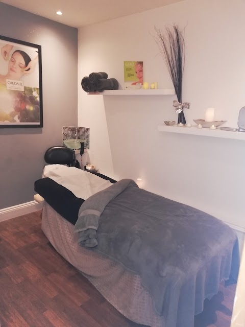 Chi beauty salon and Gold Star Thai Massage