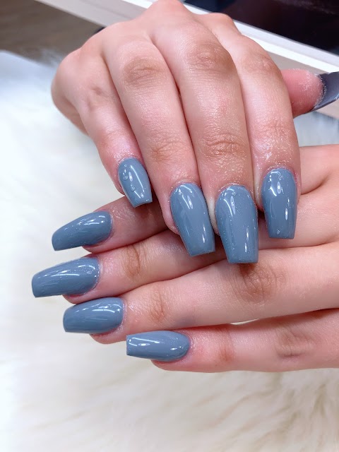 Chic Nails