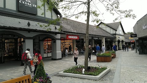 Le Creuset - Cheshire Oaks