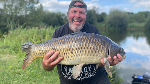 Hallcroft Fishery And Holiday Park