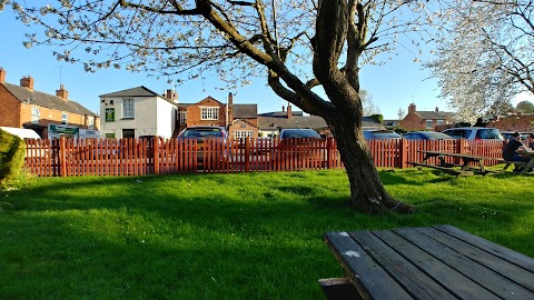 The Plume Of Feathers, Weedon