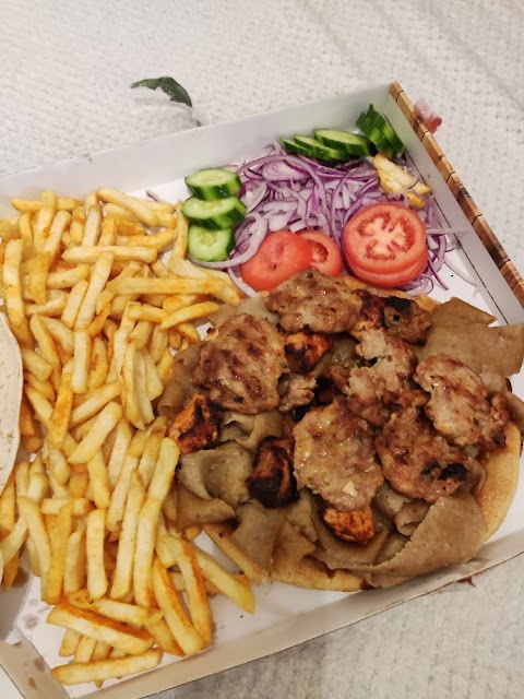 Geno's Kebab & Pizzeria