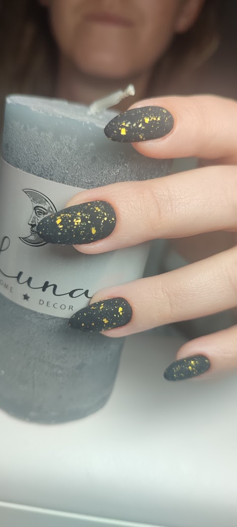 LUNA Nail