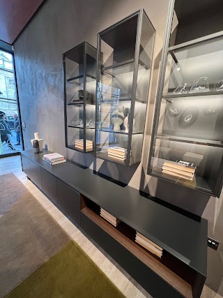 Molteni&C | Dada Flagship Store