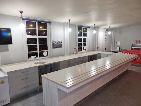 L & B Solid Surfaces Ltd. Corian & Solid Surface Kitchen Worktops.