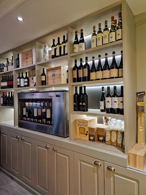 A Tavola Italian Deli, Wine Bar and Cooking School