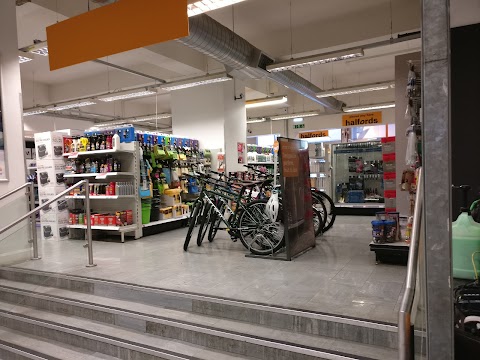 Halfords - Chiswick