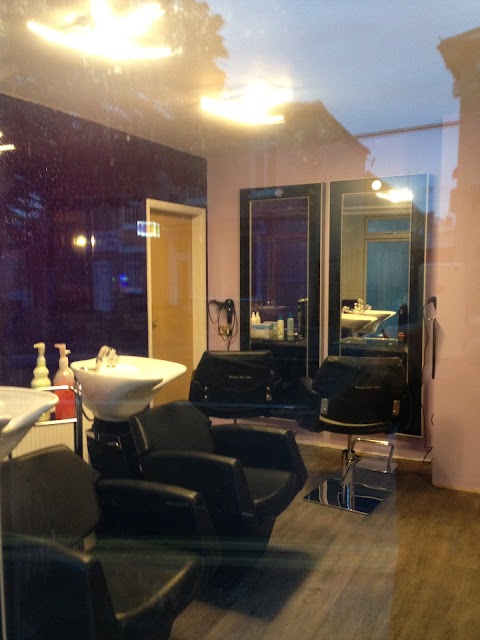 Rumours hair salon