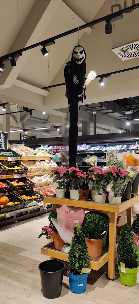 Dunnes Stores- Blackrock