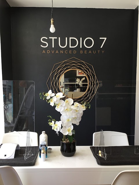 STUDIO 7