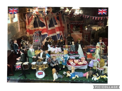 Kim's Collectables Dolls House Miniatures