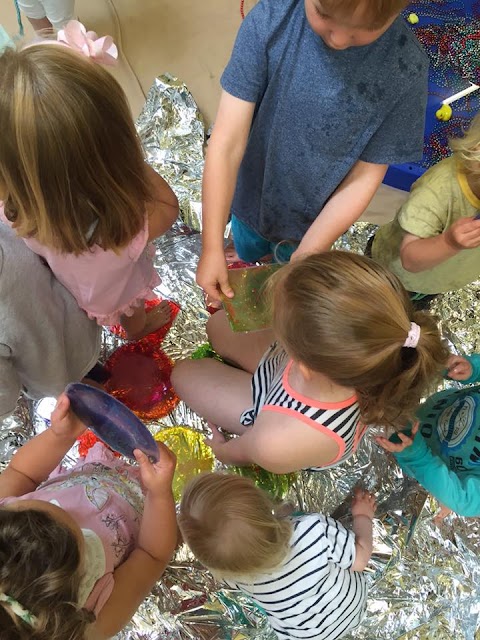 Adventure Babies Oldham Library sensory storytelling class