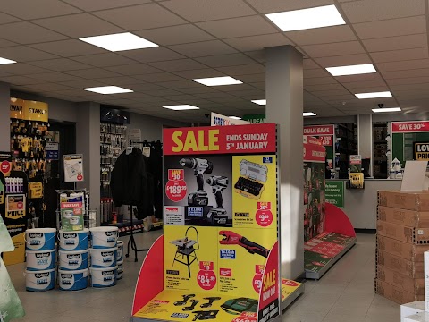 Screwfix Farnborough - Invincible Road