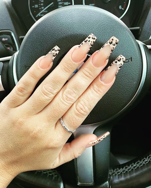 Ripley nails by t