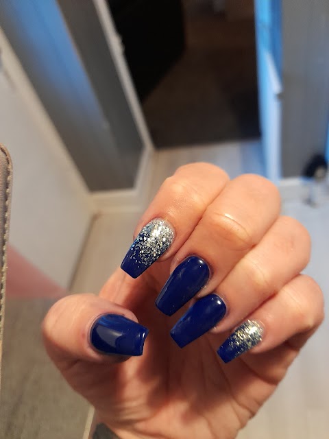 Royal Nails & Beauty