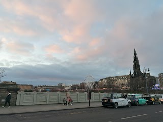 Waverley Bridge TravelHub