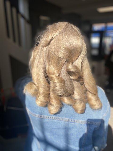 Blow Me Bouncy - Blowdry Bar Leeds