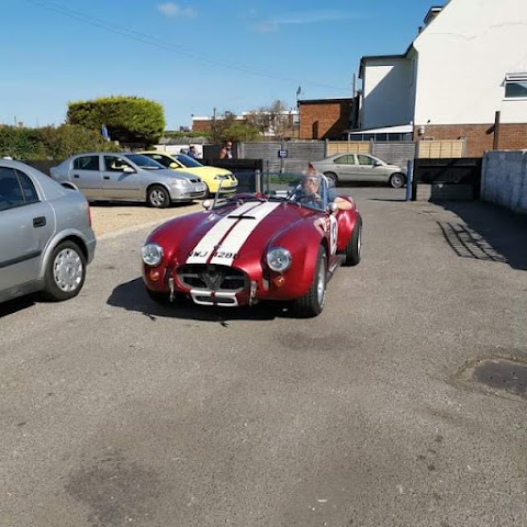 SHORE RD GARAGE LTD,CAR MOT,S, SERVICE,REPAIRS,AIR CON ETC,MON-FRI 8.30-5.30