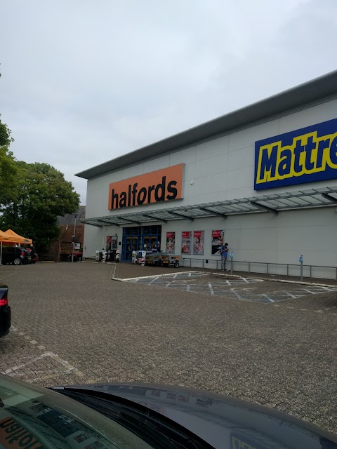 Halfords - Isle of Wight (Newport)