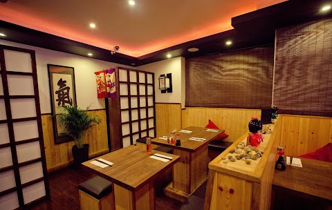 Zakura Noodle & Sushi Restaurant